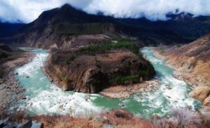 <p>China and India are prioritising short-term hydropower benefits over the long-term health of the river (Image by Yang Yong)</p>