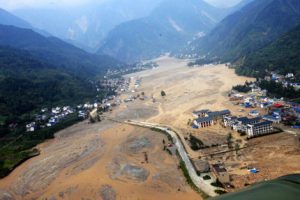 <p>Earthquakes in the Himalayas regularly cause landslides that block rivers (Image by Yang Yong).</p>