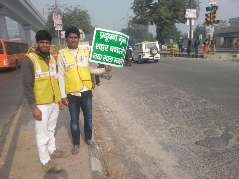 Odd Even scheme volunteers played a big part in making the scheme a success [image courtesy Delhi government]