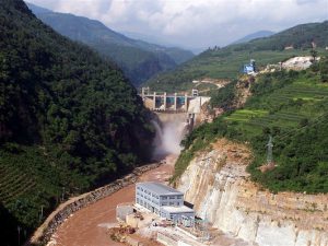 <p>Small hydro dam projects, like this one in Yunnan province, are being closed down in a bid to reduce overcapacity (Image by baike)</p>