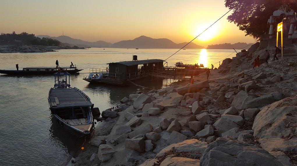 <p>Ferries on the Brahmaputra, Guwahati, Assam [image by: Omair Ahmad]</p>