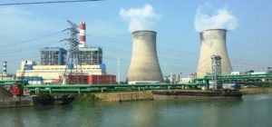 <p>(imagen: <a href="https://upload.wikimedia.org/wikipedia/commons/3/30/Jiangsu_Suzhou_Xiangcheng_-_Yuechengli_area_-_Wangyu_river_IMG_7172_Huadian_Wangting_CCGT_Power_Plant.jpg">wikimedia</a>)</p>