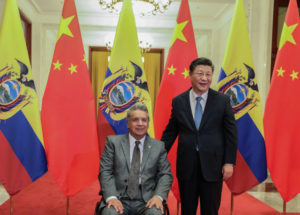 <p>Presidente do Ecuador Lenín Moreno com presidente do China Xi Jinping (imagem: <a href="https://www.flickr.com/photos/presidenciaecuador/44471677690/in/photolist-2aKNYpC-RoyHbh-2aKNXVb-2c78Pta-2c78Q86-2c78QU6-2aLSvb5-RpBC7N-2dvohCc-2aN9VMS-2dqktqb-RpByYJ-PMk4Rv-PMk5SZ-RpBAkS-2dvog5n-2dvogWx-2dvof1D-2dvogrz-2cpsAGC-2csKj1Q-2aN9XF1-2aN9WdS-2aN9Wu3-2aN9W4U-TTZ274-TTZddH-FG31CV-FG31Yz-25mirBH-YY72Jv-Pa5p7W-PnDZjD-XK9di7-Wtw5Au-WSgGyp-X1xZpo-Wtwagm-WPezHU-X54LbF-WPewgd-VMPqKC-X54DCk-X1xXmf-WtwvEh-WtwyrQ-WSgHzx-WPeAvA-WSgDyX-YKNdVH" target="_blank" rel="noopener">Presidencia de la República del Ecuador</a>)</p>