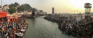 <p>A worship of a river that is itself under threat [image by: Siddharth Agarwal]</p>