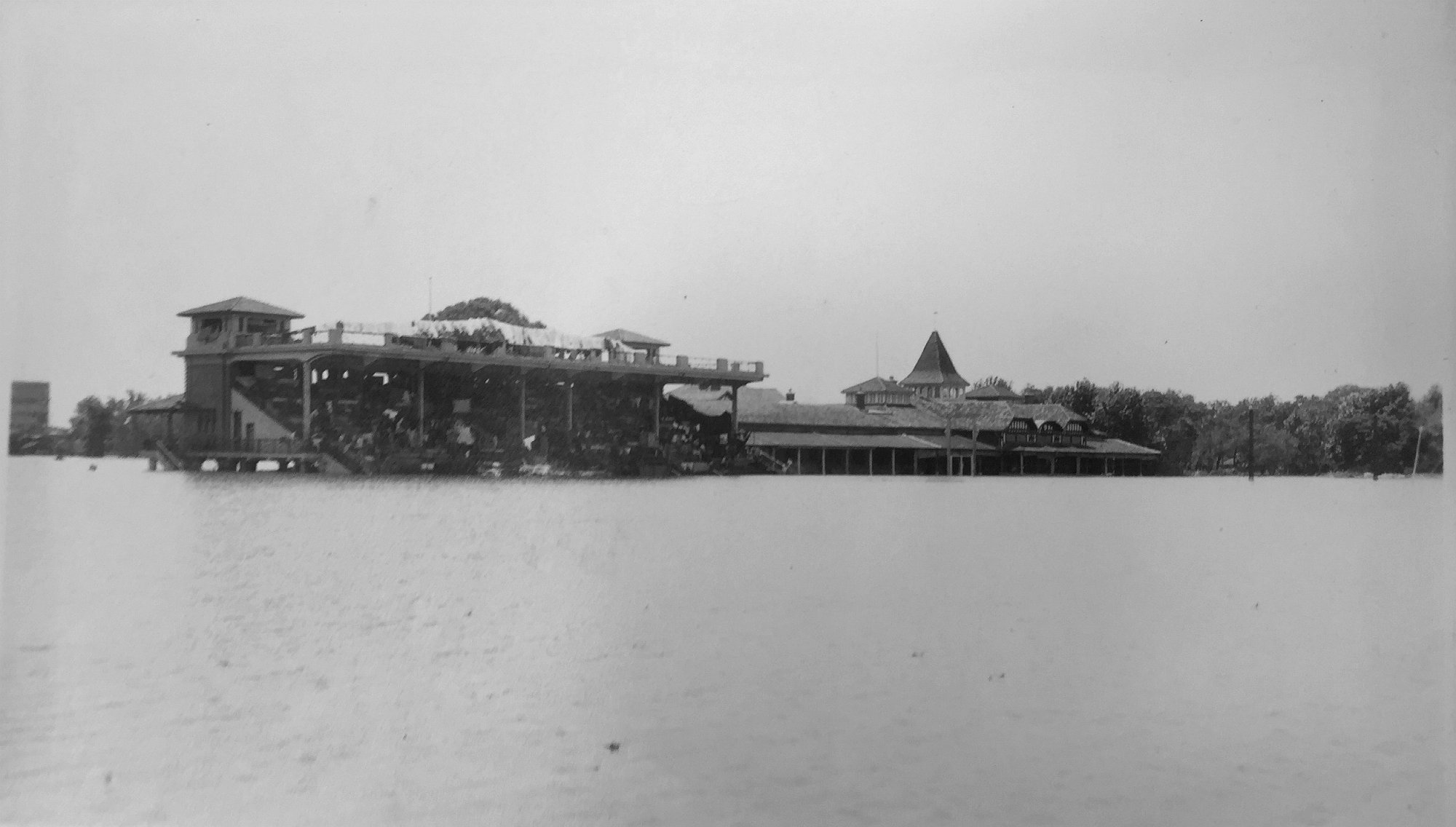 The grandstand and the clubhouse at the Foreign Race Club