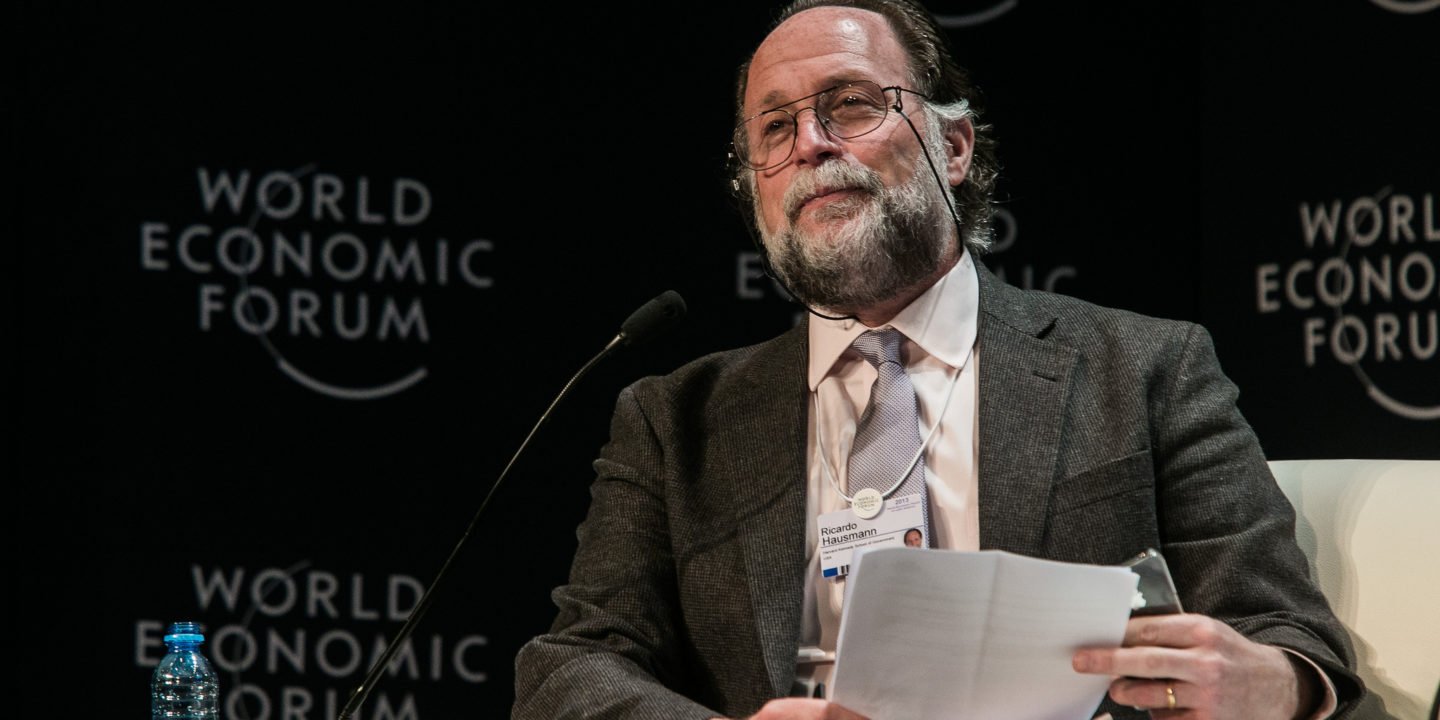 <p>O reconhecimento pelo BID do economista Ricardo Hausmann como representante da Venezuela complicou a postura cuidadosa da China sobre a atual crise política na Venezuela (foto: <a href="https://www.flickr.com/photos/worldeconomicforum/8679677050">World Economic Forum</a>).</p>