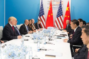 <p>El presidente de Estados Unidos Donald Trump y su contraparte china Xi Jinping se reunieron en el G20 en 2017, antes del comienzo de la disputa comercial que ya lleva un año (imagen:<a href="https://www.flickr.com/photos/whitehouse/35450047340">La Casa Blanca</a>)</p>