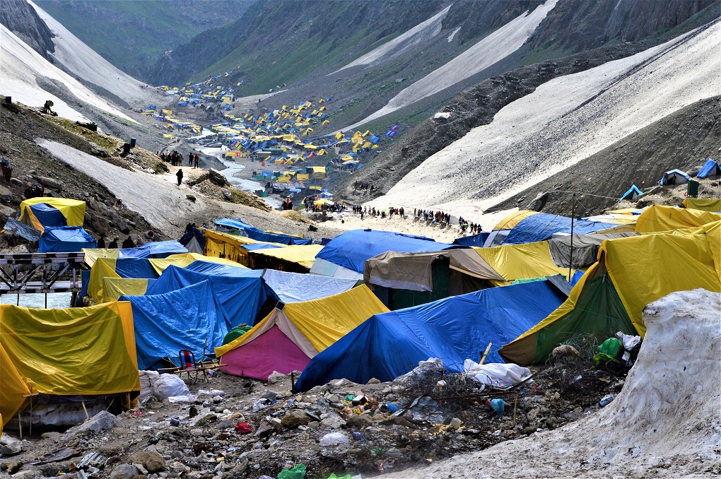 tents at the campsites to the Amarnath Cave