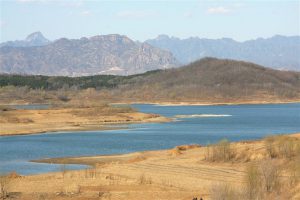 <p>The Miyun Reservoir,&nbsp;eighty kilometres north-east of downtown Beijing, is&nbsp;a major source of water for the city. (Image: keso&nbsp;s)</p>