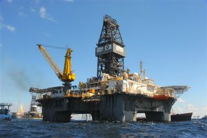 <p>Oil and gas rigs such as this one are increasingly likely to become stranded assets if the world implements deep carbon cuts in line with a 2C warming threshold (Image by&nbsp;Deepwater Horizon Response)</p>