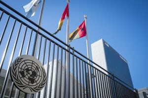 <p>UN headquarters in New York where the Paris Climate Agreement will be signed by 170 countries today (Image by UN Photo/Manuel Elias)</p>