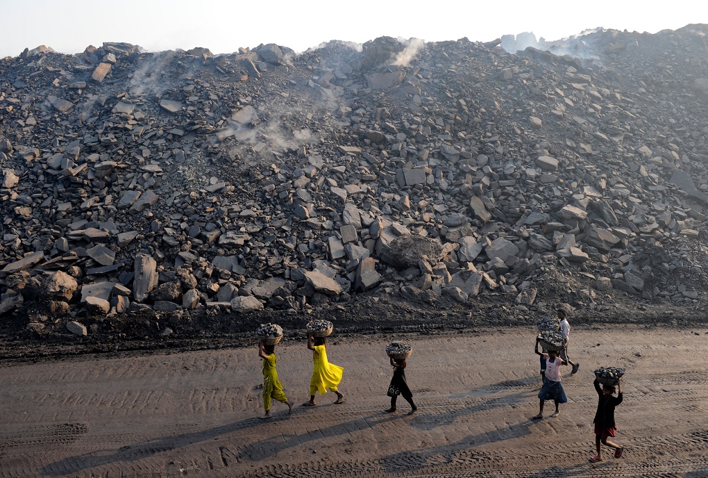 Jharia children collect coal from coalfields in Jharkhand [image: Alamy]