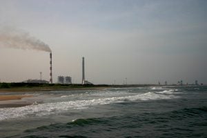 <p>A coal-fired power plant in Chennai, hundreds of kilometres from the nearest coal mine (Image by Prateek Rungta)</p>