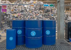 <p>Recycling Technologies says its machines can&nbsp;turn hard-to-recycle plastic materials into an oil it calls Plaxx (Image: Recycling Technologies)</p>