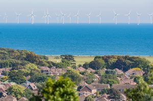 <p>去年，英国政府削减了对可再生能源的支持，特别是缩减了对海上风力发电行业的支持。图片来源：Alamy</p>