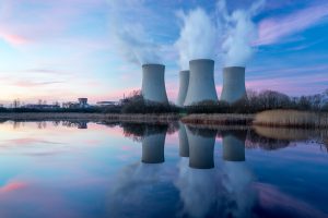 <p>图片来源：<a href="http://www.thinkstockphotos.co.uk/image/stock-photo-nuclear-power-plant-with-dusk-landscape/658599072/popup?src=history">vlastas</a></p>
