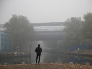 <p>For a period of four days in December 2015, the PM2.5 level in Beijing reached over 900 μg/m3 triggering temporary restrictions on vehicle usage and industry (Image by Wu Hao)</p>