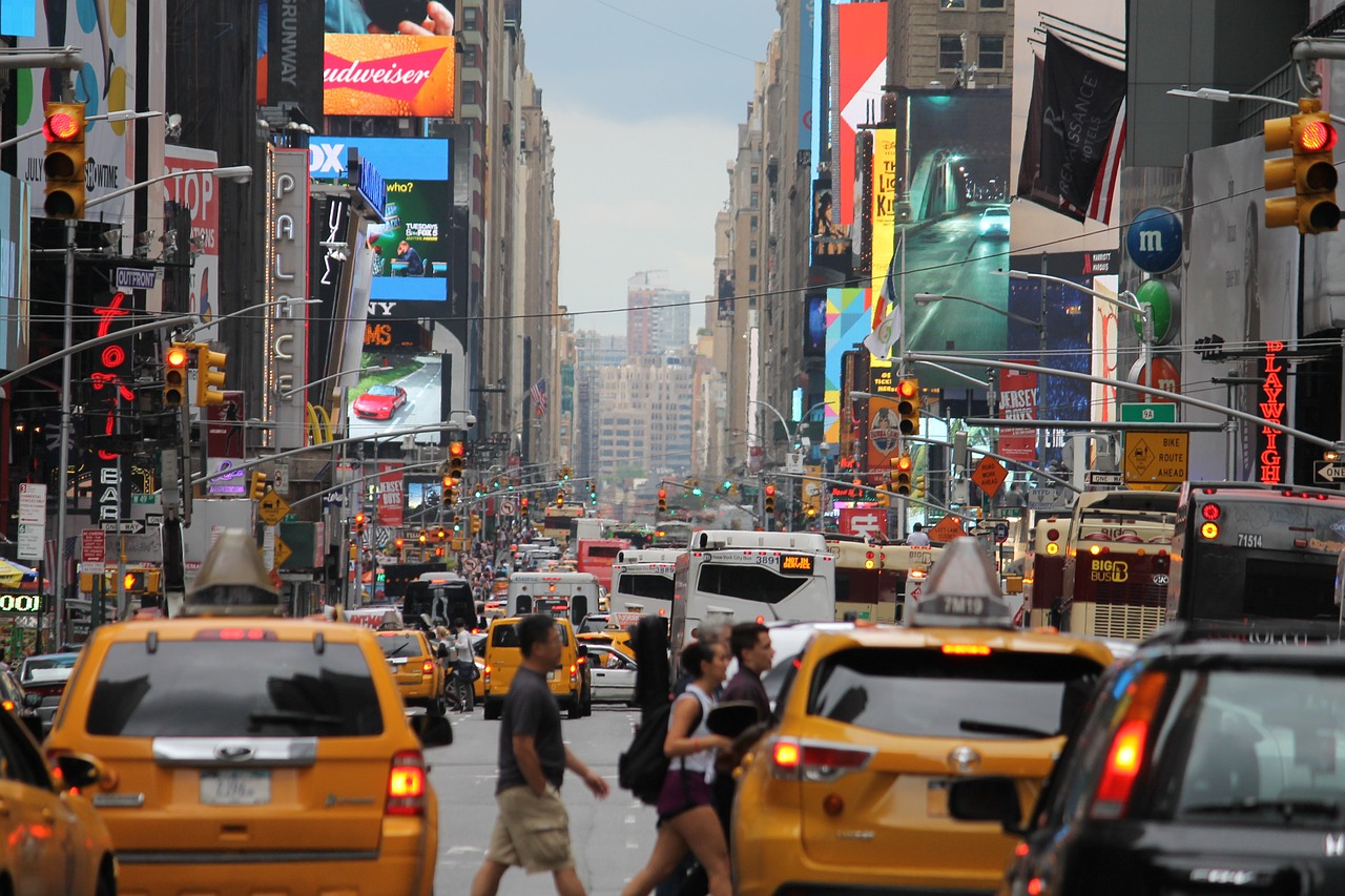 <p>Taxis crowd a street in New York city. The US transport sector produces just over a quarter of US carbon dioxide emissions (Image by Nanira)</p>