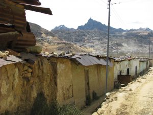 <p>Decades of poorly regulated mining have left a dangerous legacy in the old town of Morococha. (Image by Social Capital Group)</p>