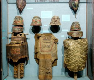 <p>美国自然历史博物收藏的特林吉特马甲。图片来源：<a href="http://www.amnh.org/exhibitions/permanent-exhibitions/human-origins-and-cultural-halls/hall-of-northwest-coast-indians/tlingit/tlingit-armor" target="_blank">AMNH</a><a href="http://www.amnh.org/exhibitions/permanent-exhibitions/human-origins-and-cultural-halls/hall-of-northwest-coast-indians/tlingit/tlingit-armor" target="_blank">/E. Labenski</a></p>