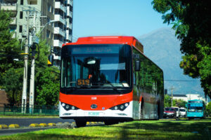 <p>中国制造的电动公交车越来越多地出现在拉美街头。图片来源：Alamy</p>