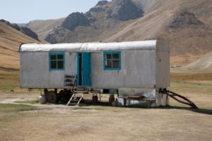 <p>Переделанный вагон, Кыргызстан (фото: Алами)</p>