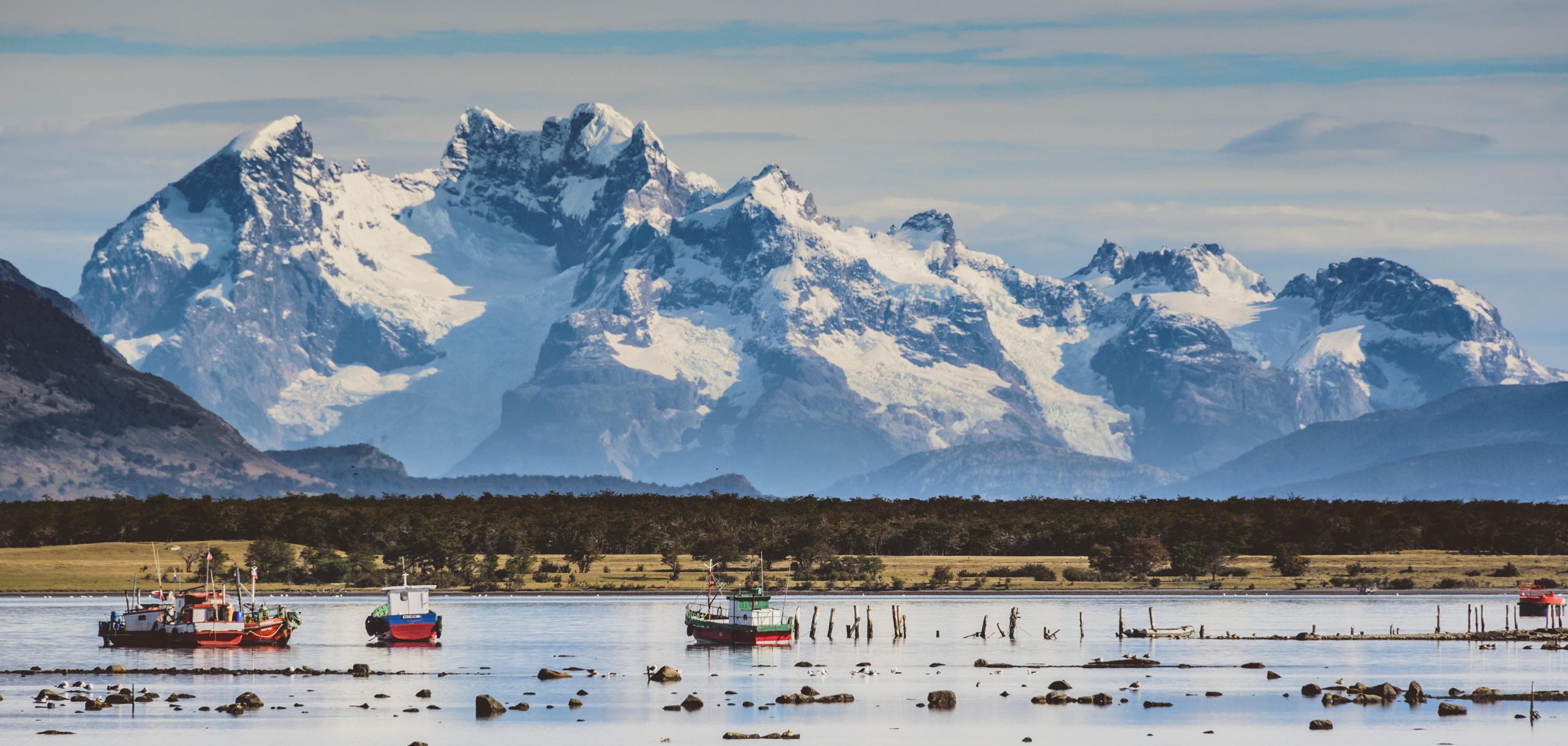 <p>图片来源： <span id="automationContributor" class="copy-text"><a class="cursor-pointer copyrightlink dark-navy" href="https://www.alamy.com/stock-photo-puerto-natales-harbour-in-front-of-snowy-mountainscape-145336096.html?pv=1&amp;stamp=2&amp;imageid=369126E0-3CD5-4BA3-B983-DD39A50DA173&amp;p=315735&amp;n=0&amp;orientation=0&amp;pn=1&amp;searchtype=0&amp;IsFromSearch=1&amp;srch=foo%3dbar%26st%3d0%26pn%3d1%26ps%3d100%26sortby%3d2%26resultview%3dsortbyPopular%26npgs%3d0%26qt%3dchilean%2520marine%26qt_raw%3dchilean%2520marine%26lic%3d3%26mr%3d0%26pr%3d0%26ot%3d0%26creative%3d%26ag%3d0%26hc%3d0%26pc%3d%26blackwhite%3d%26cutout%3d%26tbar%3d1%26et%3d0x000000000000000000000%26vp%3d0%26loc%3d0%26imgt%3d0%26dtfr%3d%26dtto%3d%26size%3d0xFF%26archive%3d1%26groupid%3d%26pseudoid%3d199331%26a%3d%26cdid%3d%26cdsrt%3d%26name%3d%26qn%3d%26apalib%3d%26apalic%3d%26lightbox%3d%26gname%3d%26gtype%3d%26xstx%3d0%26simid%3d%26saveQry%3d%26editorial%3d1%26nu%3d%26t%3d%26edoptin%3d%26customgeoip%3dGB%26cap%3d1%26cbstore%3d1%26vd%3d0%26lb%3d%26fi%3d2%26edrf%3d0%26ispremium%3d1%26flip%3d0%26pl%3d"><span id="automationNormalName">Andrew Coleman</span></a> </span></p>