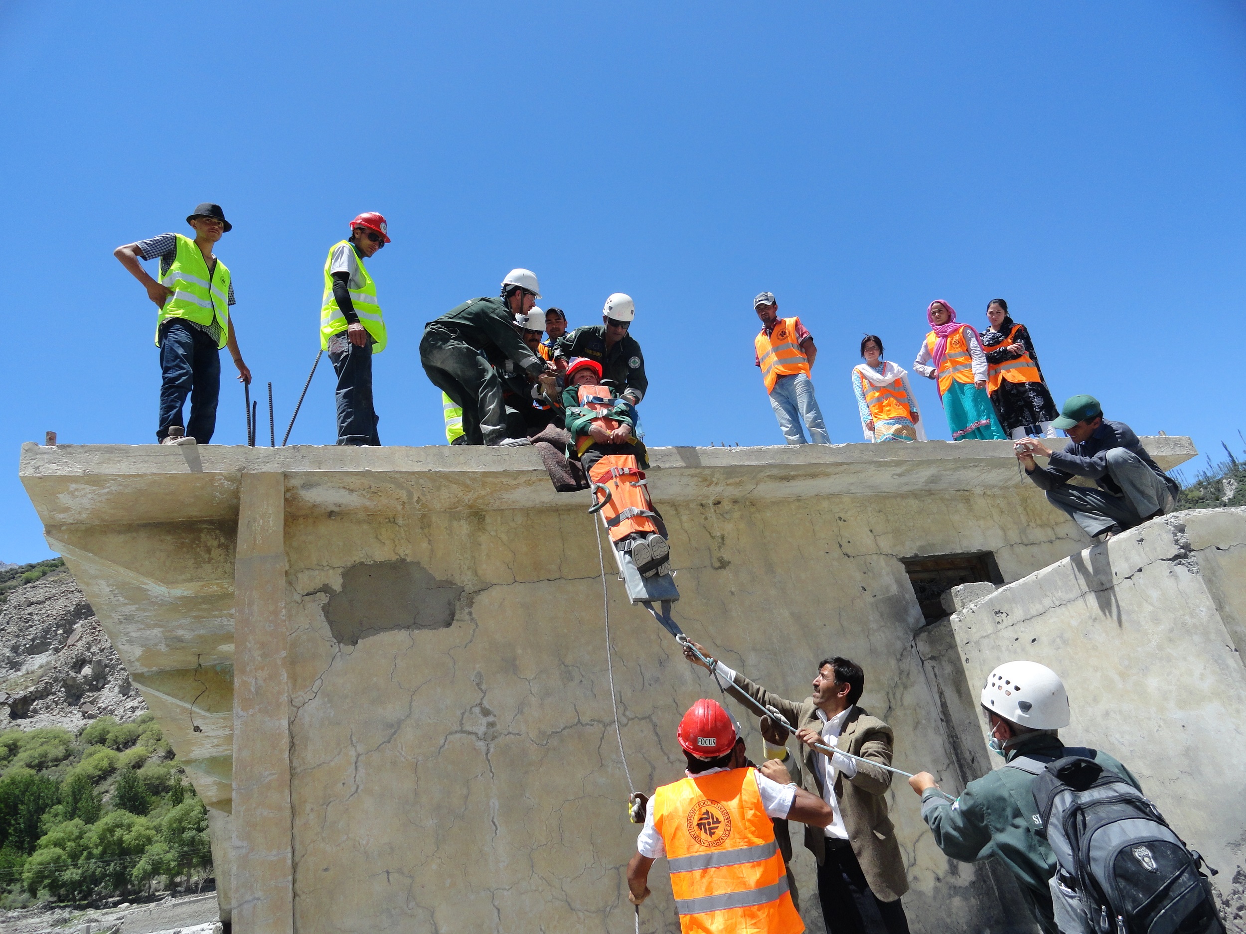 Joint simulation of Community Emergency Response Teams and local Search and Rescue Teams [image courtesy: AKAH-P]