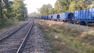 <p>Long freight trains carrying coal often pass through the Palamu Tiger Reserve [Image by: Gurvinder Singh]</p>