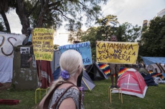 <p>Opositores de la mina Andalgalá en Argentina en una protesta (imagen: Alamy)</p>