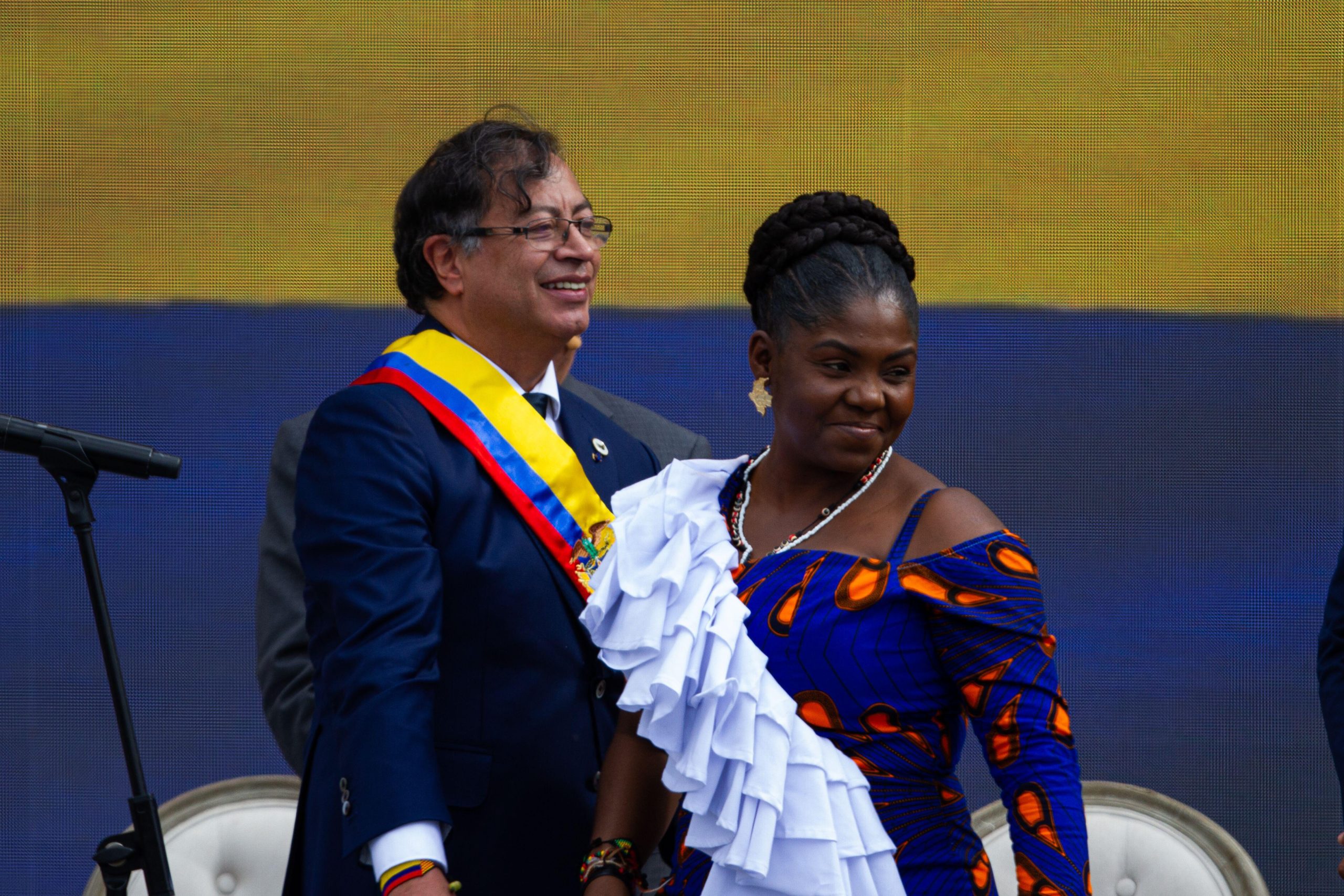 Gustavo Petro y Francia Márquez en el acto de asunción al mando