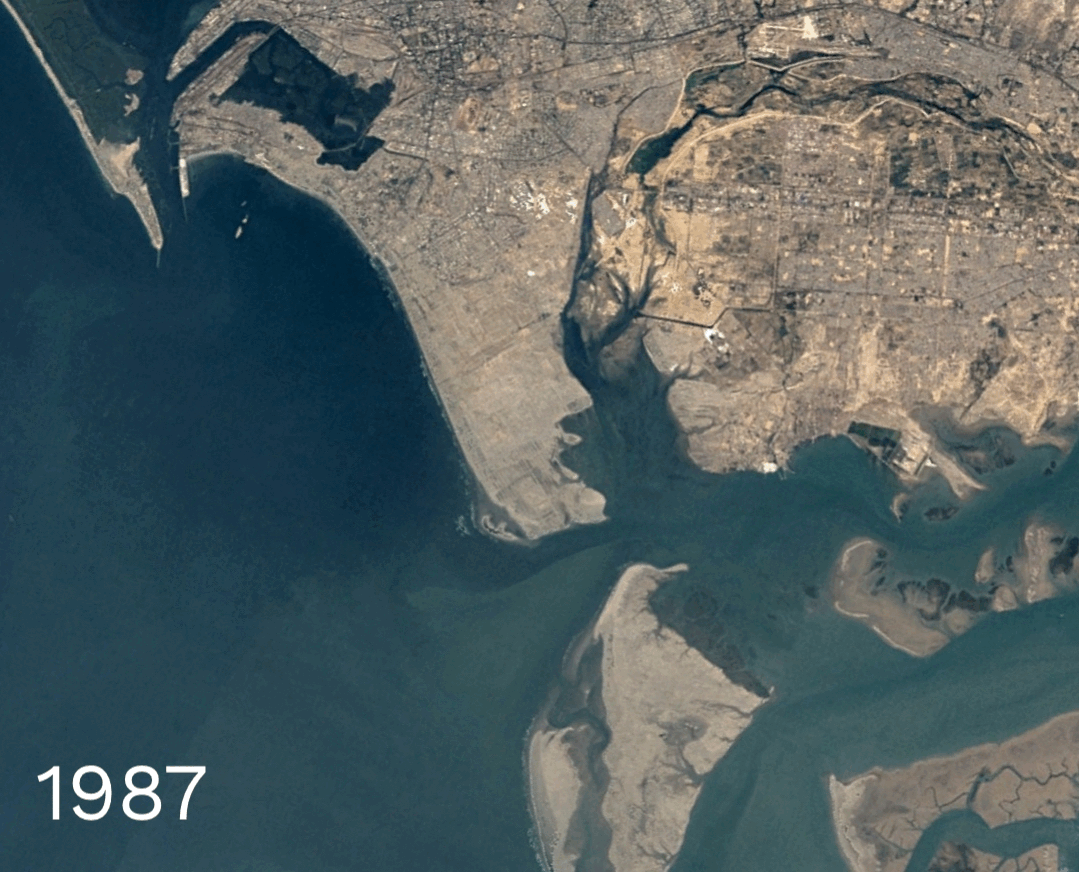 Timelapse of satellite photos showing land reclamation in Karachi, Pakistan