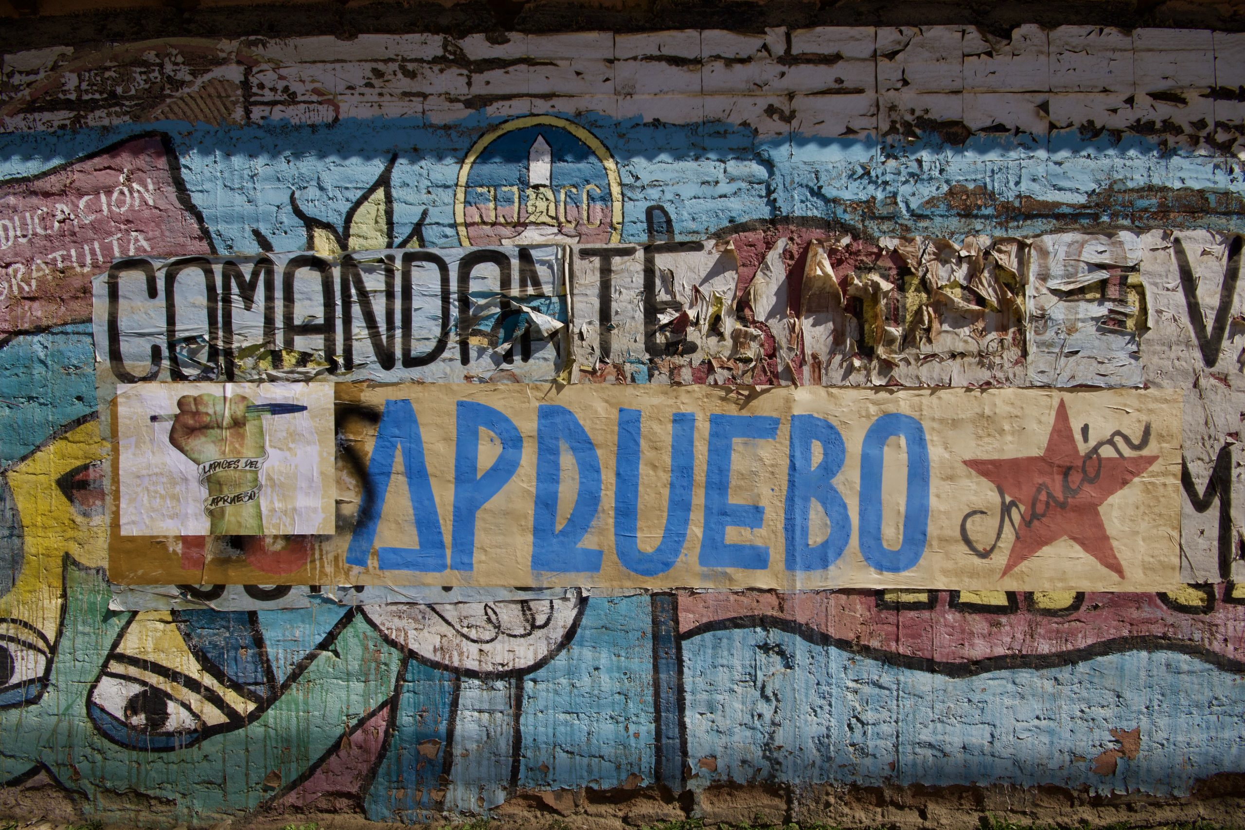 mural en Petarca, Chile, sobre aprobación o rechazo de la nueva constitución