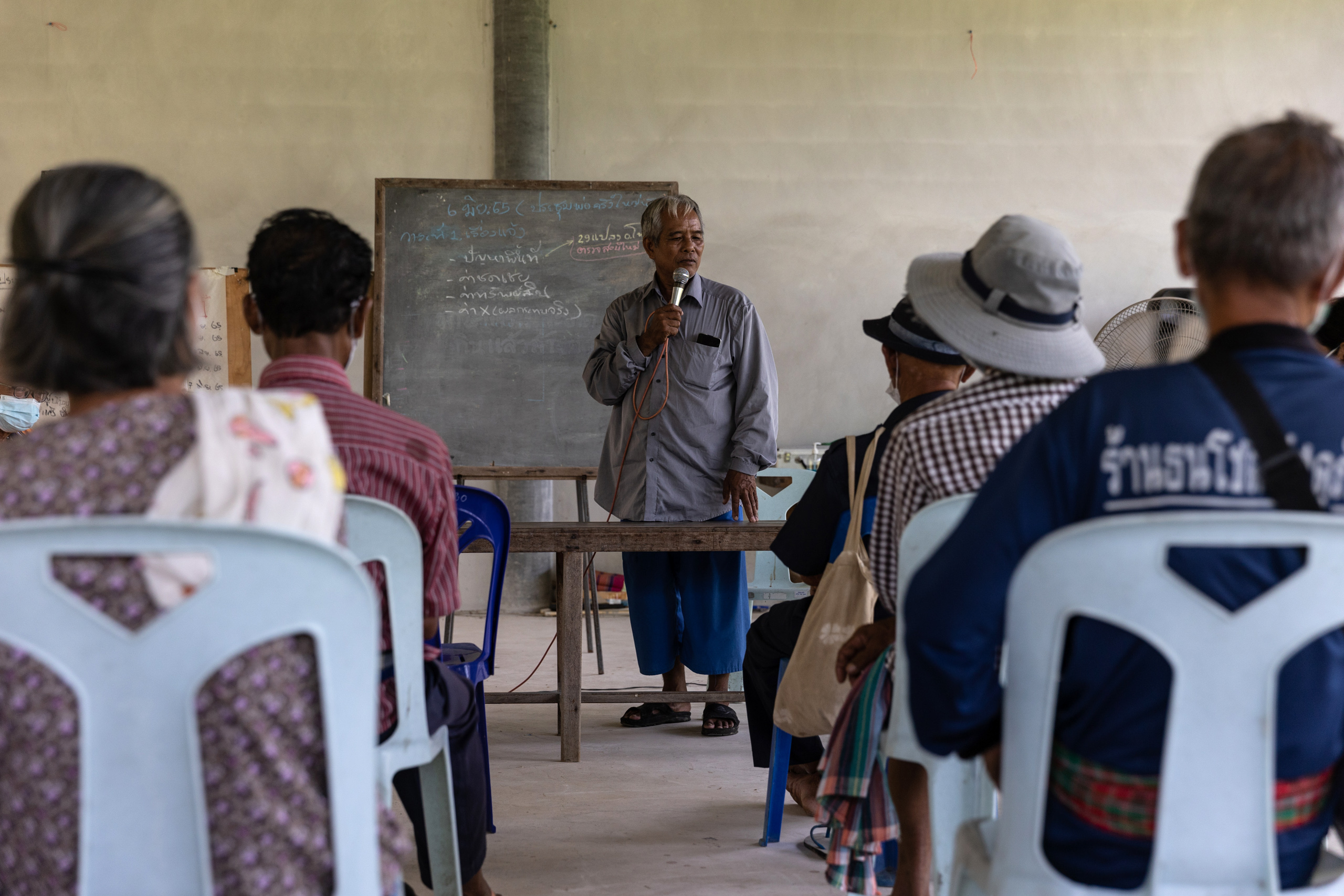 Members of the Assembly of the Poor, an organisation that assists communities in fighting against the impacts of the Rasi Salai and Hua Na dams