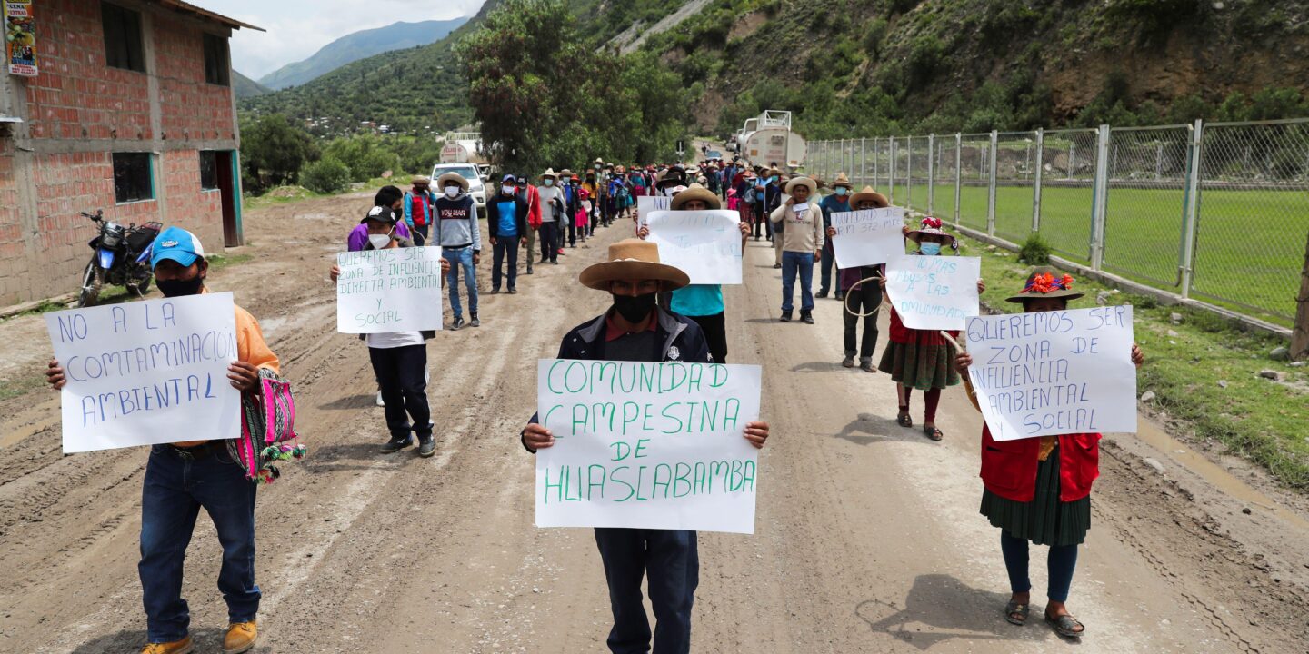 Protesta en la mina Las Bambas, en Perú