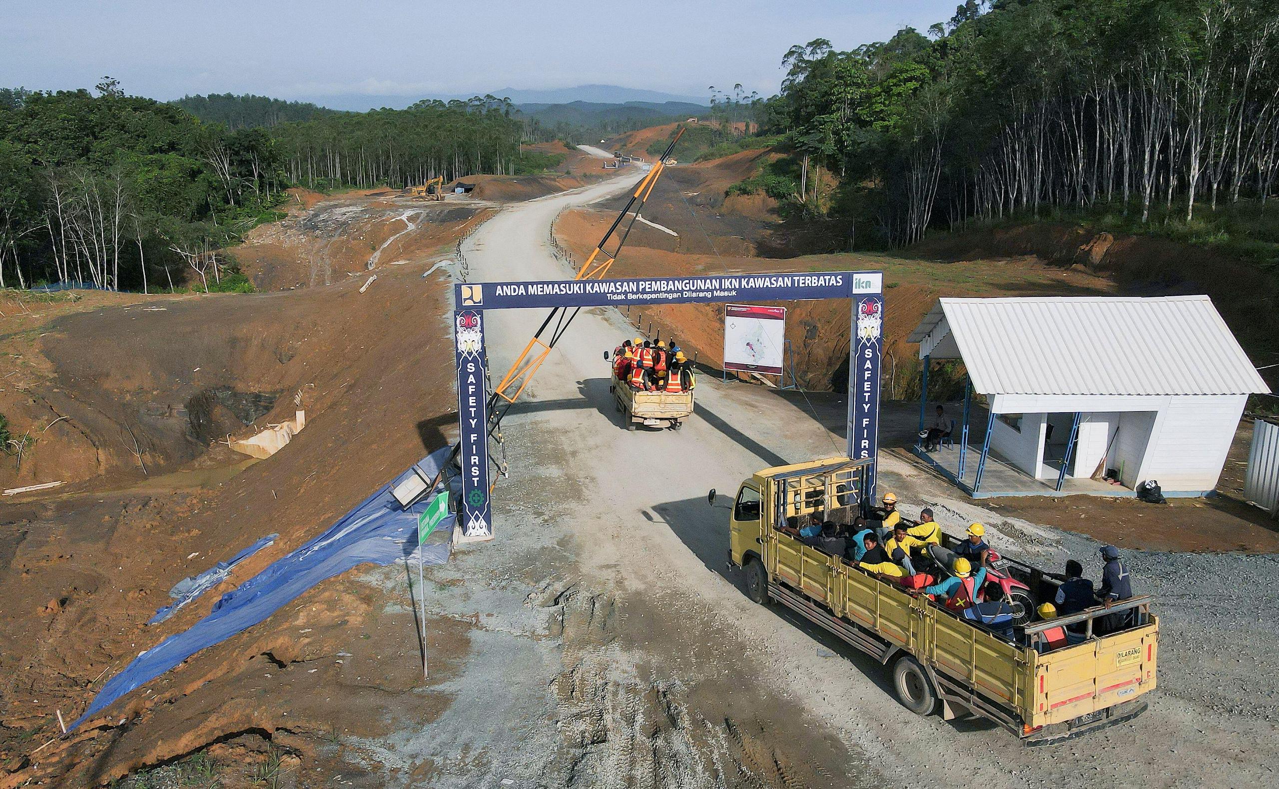 <p>The construction site of the “core government area” of Nusantara, Indonesia’s new capital city. Plans for a series of hydropower dams to power the tropical metropolis are already mired in controversy over  the displacement of two local communities (Image: Willy Kurniawan)</p>