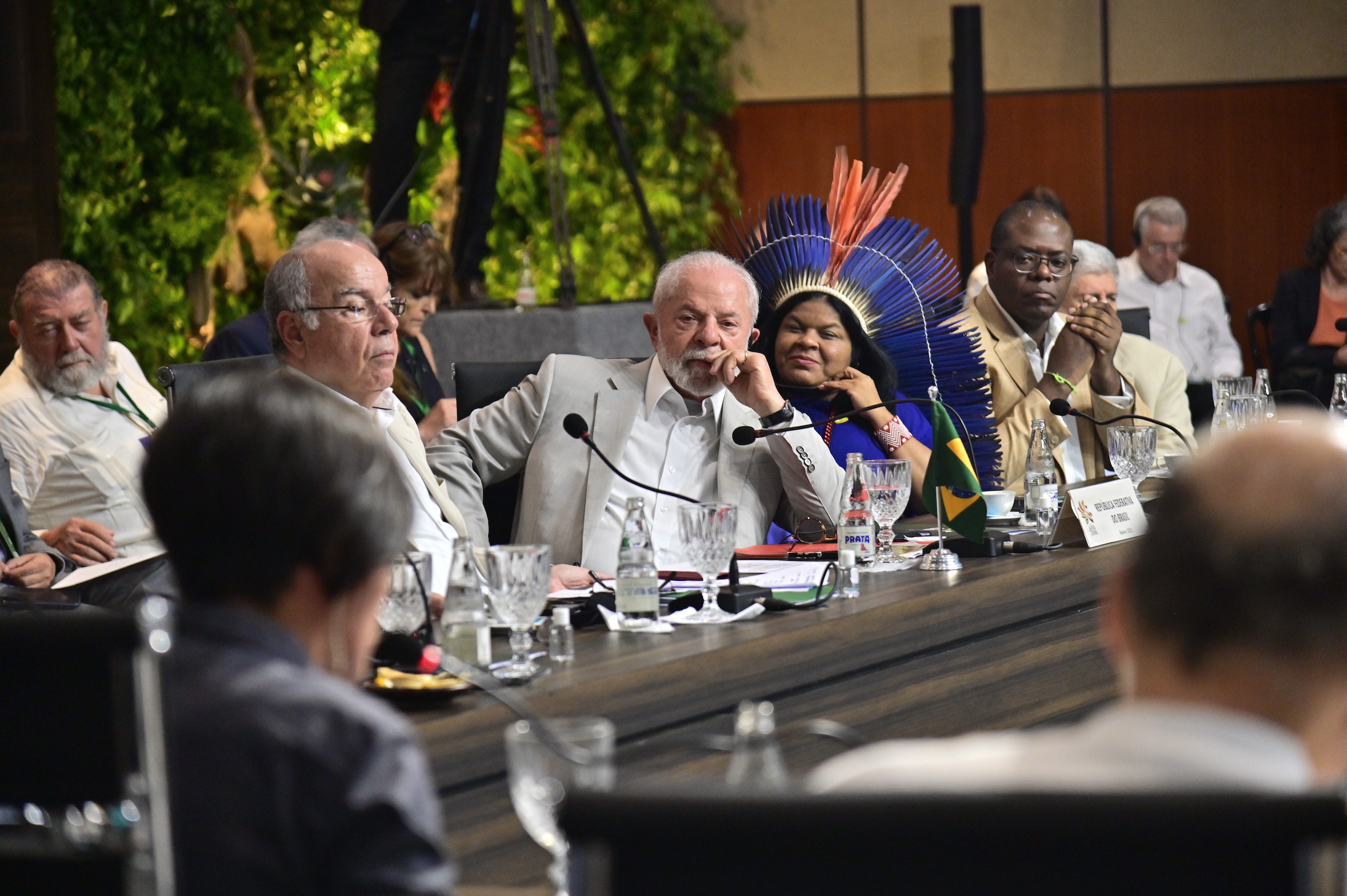 Brazilian president Lula participating a meeting 