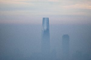 <p>Polluted air in Santiago, Chile’s capital city. Chile is the South American country with the highest number of deaths attributable to air pollution, and firewood is the main source of fine particulate matter. (Image: Karol Kozlowski / Alamy)</p>