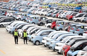<p>Workers check newly built electric vehicles (EVs) in Liuzhou, Guangxi province. Eight provinces, including Guangxi, have expressed their intention to take “big-ticket items” including EVs into rural areas. (Image: Alamy)</p>