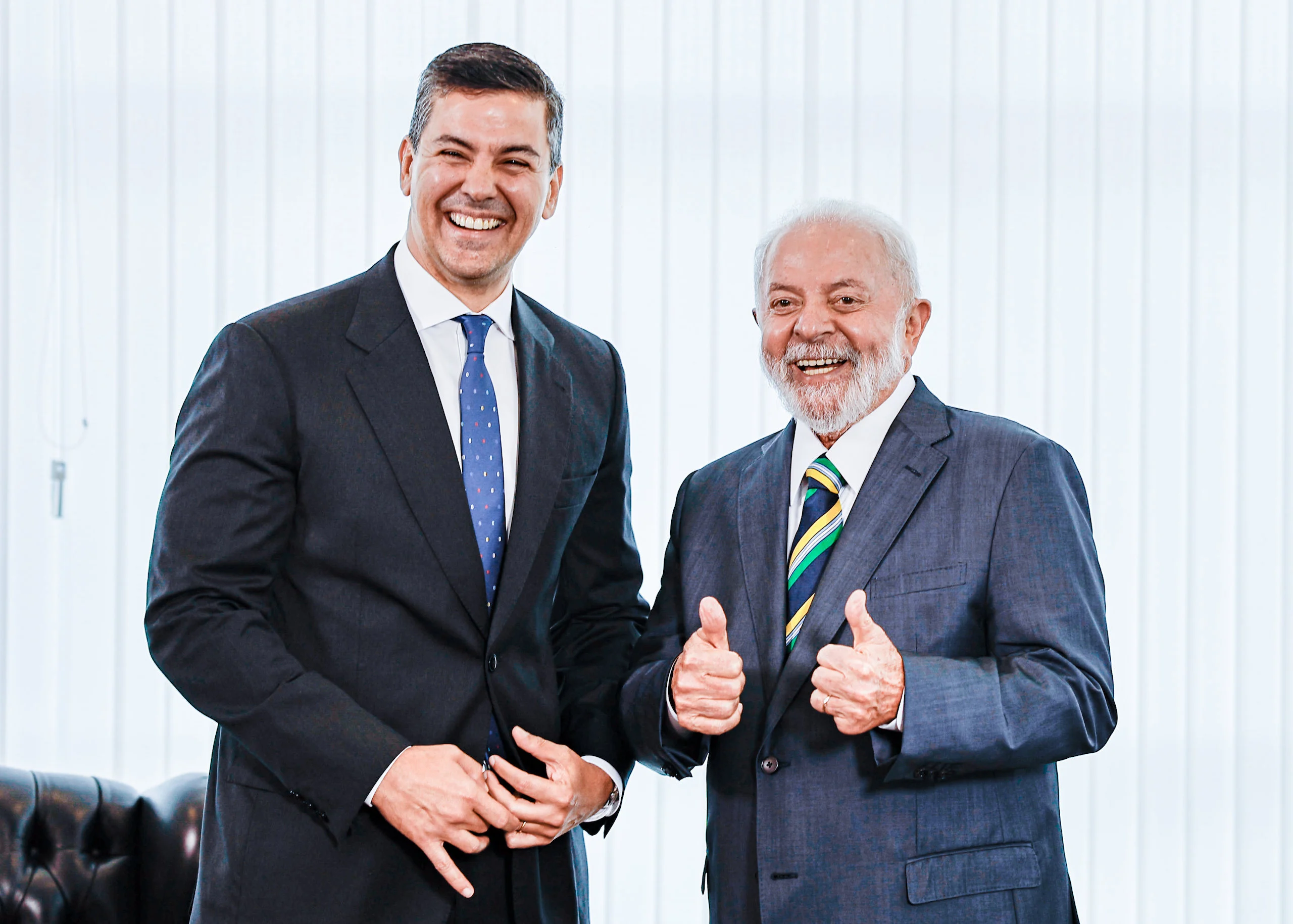 Presidente paraguaio Santiago Peña (à esquerda) e seu homólogo brasileiro Luiz Inácio Lula da Silva no Palácio do Itamaraty, em Brasília, em janeiro deste ano