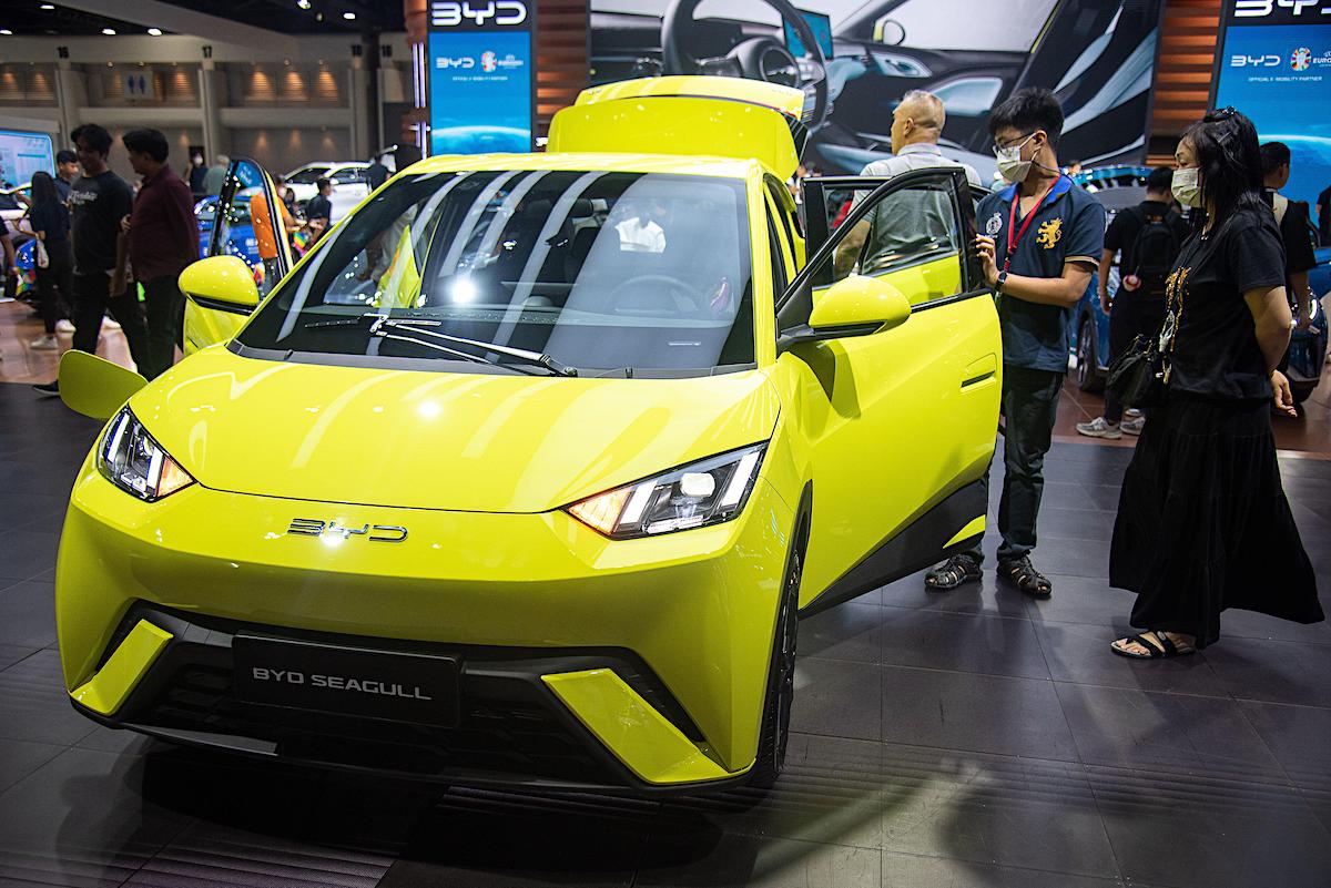 China’s position in the global race for alternative EV batteries ...