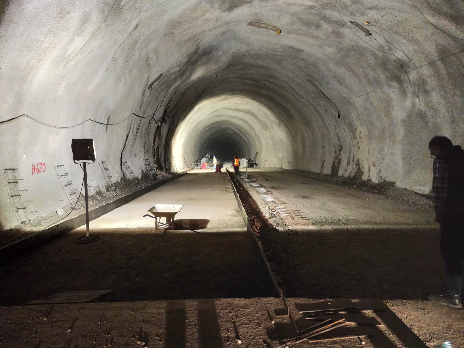 Construção de túnel em Cochabamba em trecho da rodovia El Sillar