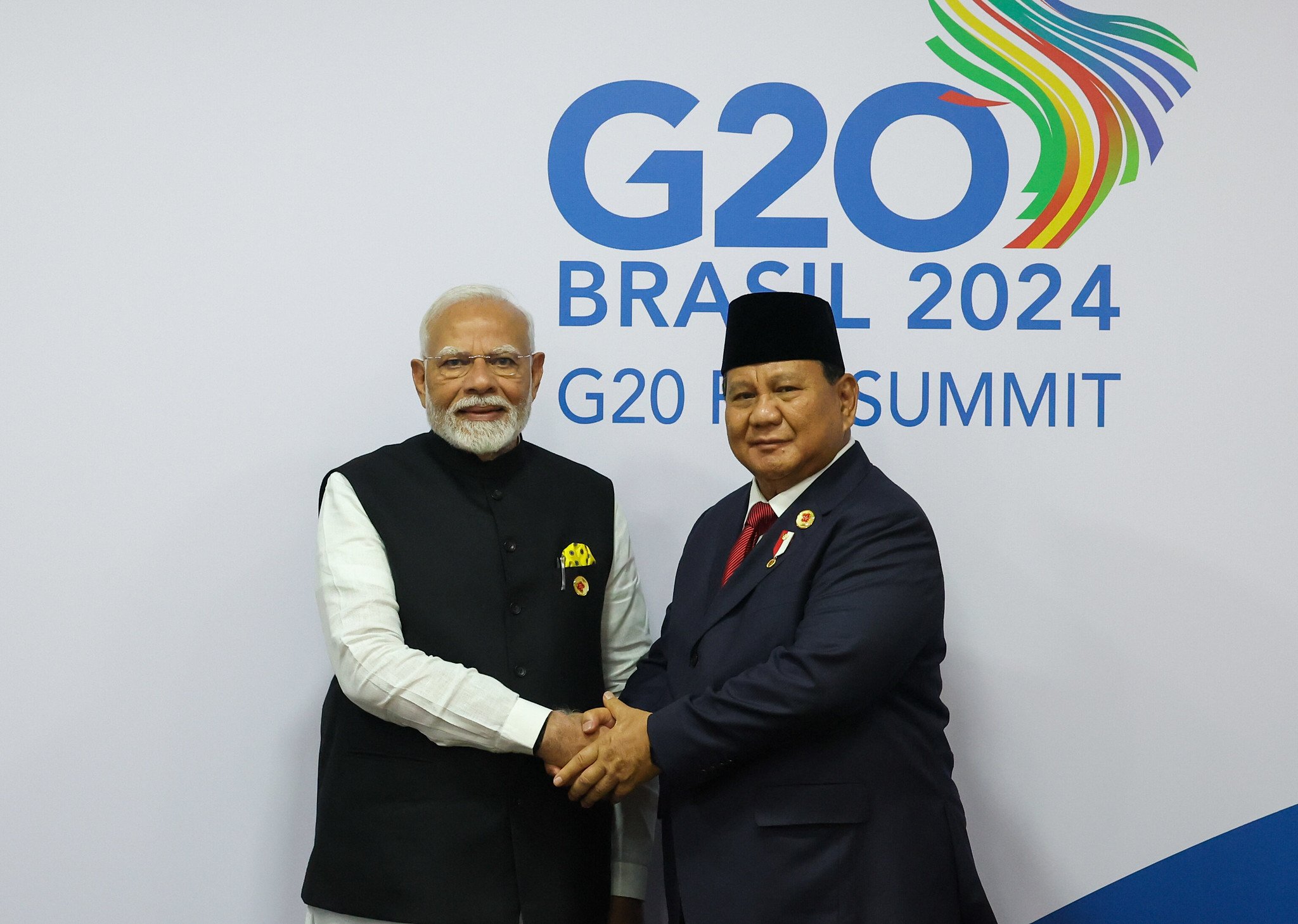 <p>Indonesian president Prabowo Subianto meets with Indian prime minister Narendra Modi at the G20 summit in Brazil, November 2024. During the gathering of the world&#8217;s largest economies, the Indonesian leader promised to phase-out coal by 2040 (Image: <a href="https://www.flickr.com/photos/meaindia/54150949560/in/photostream/">MEAphotogallery,</a> <a href="https://creativecommons.org/licenses/by-nc-nd/2.0/">CC BY-NC-ND 2.0</a>)</p>
<p>&nbsp;</p>