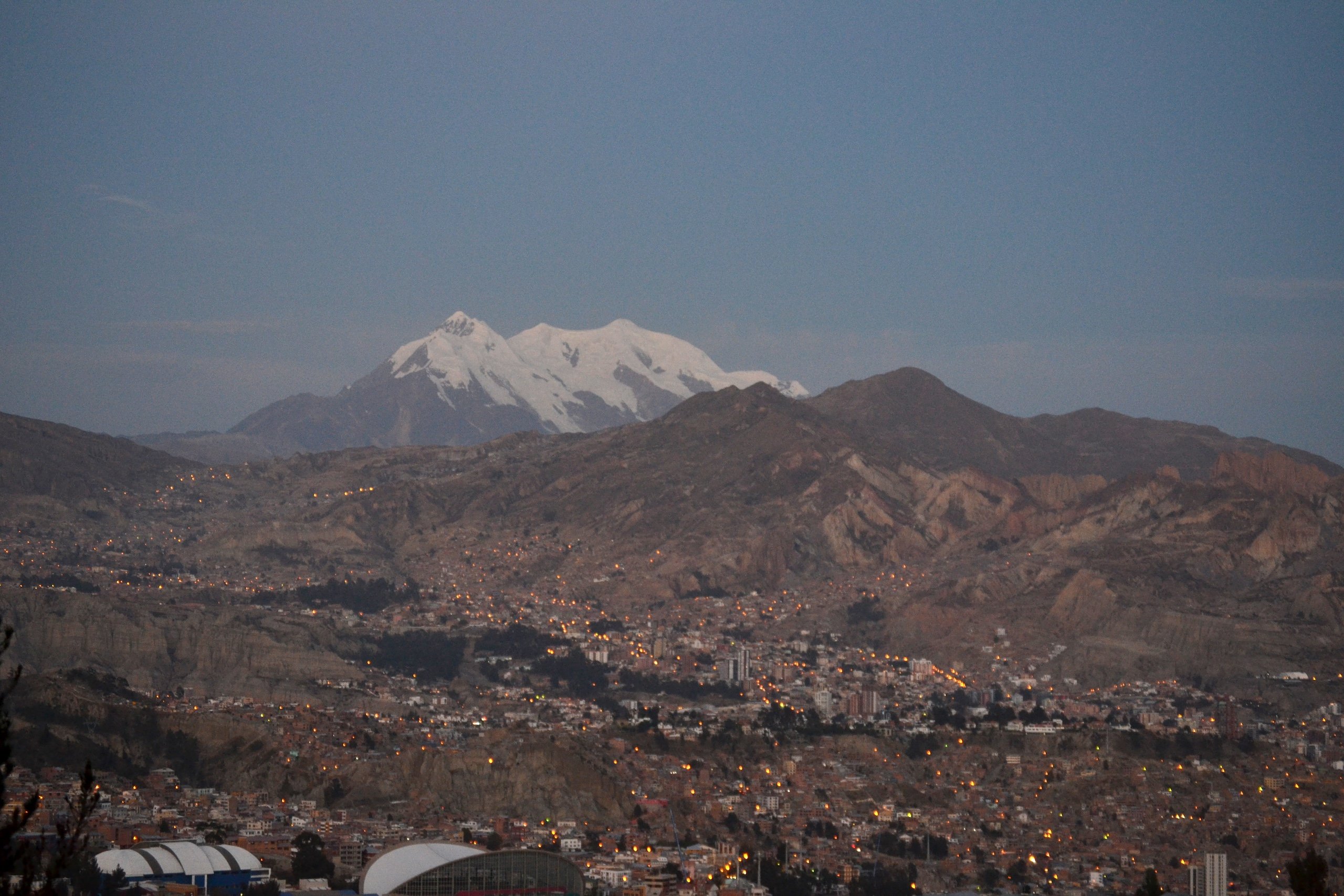 Montanha Illimani, a sudeste da cidade boliviana de La Paz