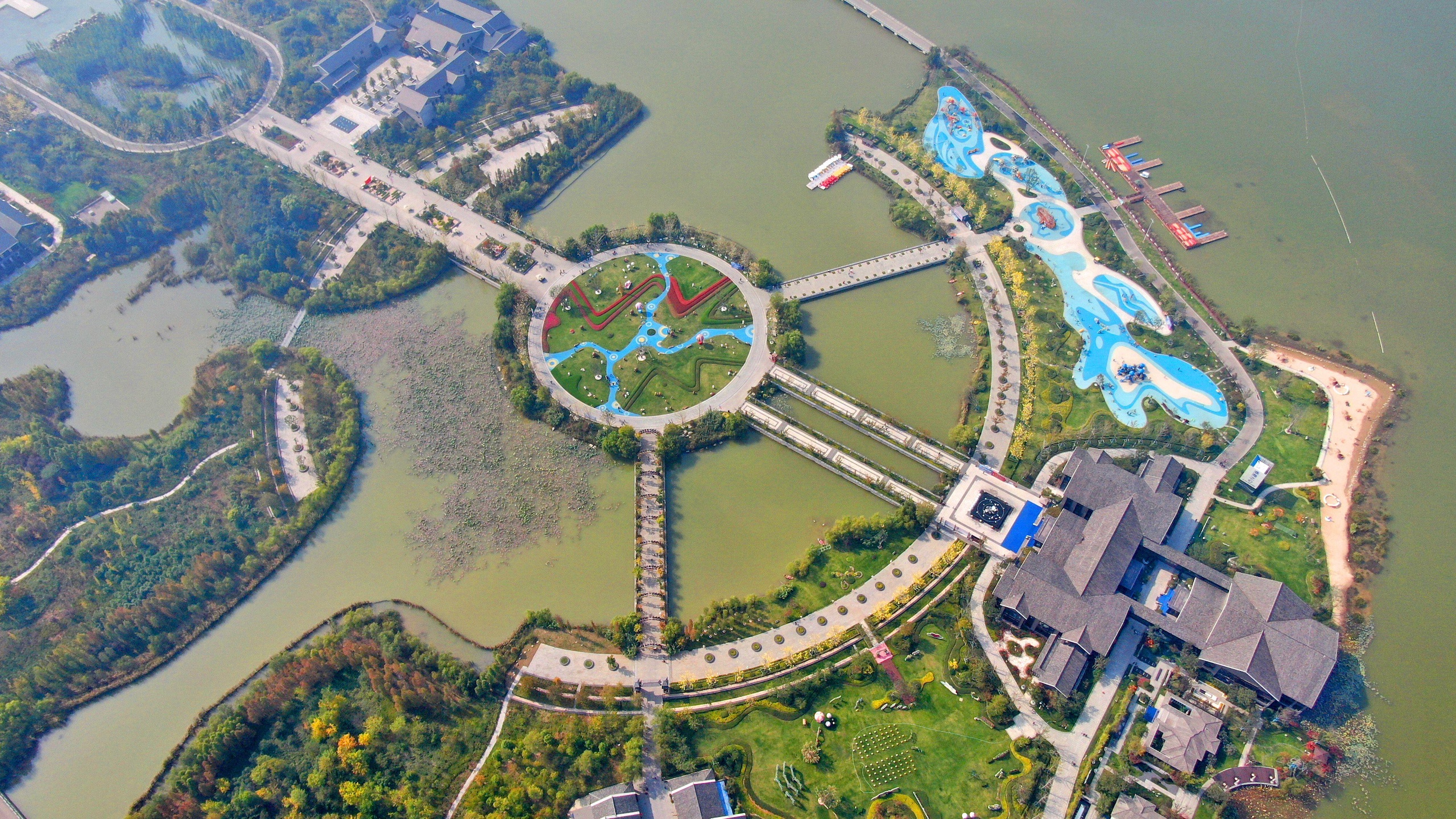 <p>江苏省潘安湖国家湿地公园是中国首个煤矿塌陷区生态修复湿地公园。中国在伦敦发行的绿色主权债券可以吸引更多国际投资者投资，支持此类项目。图片来源：Sipa US / Alamy</p>
