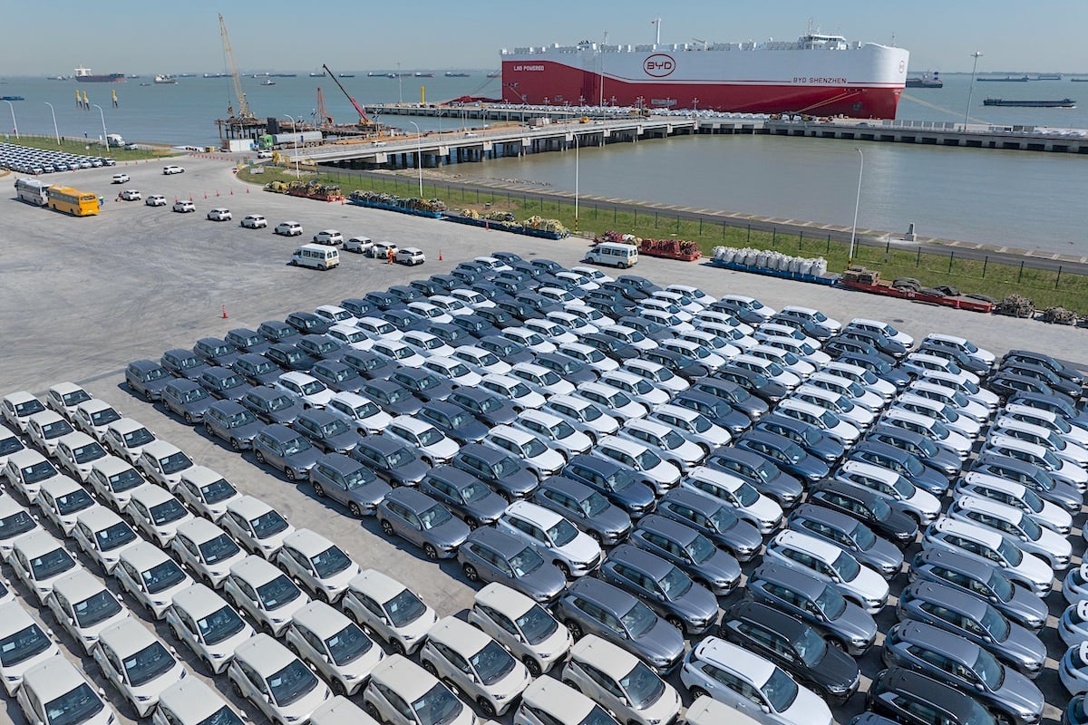 cars being loading to the cargo ship