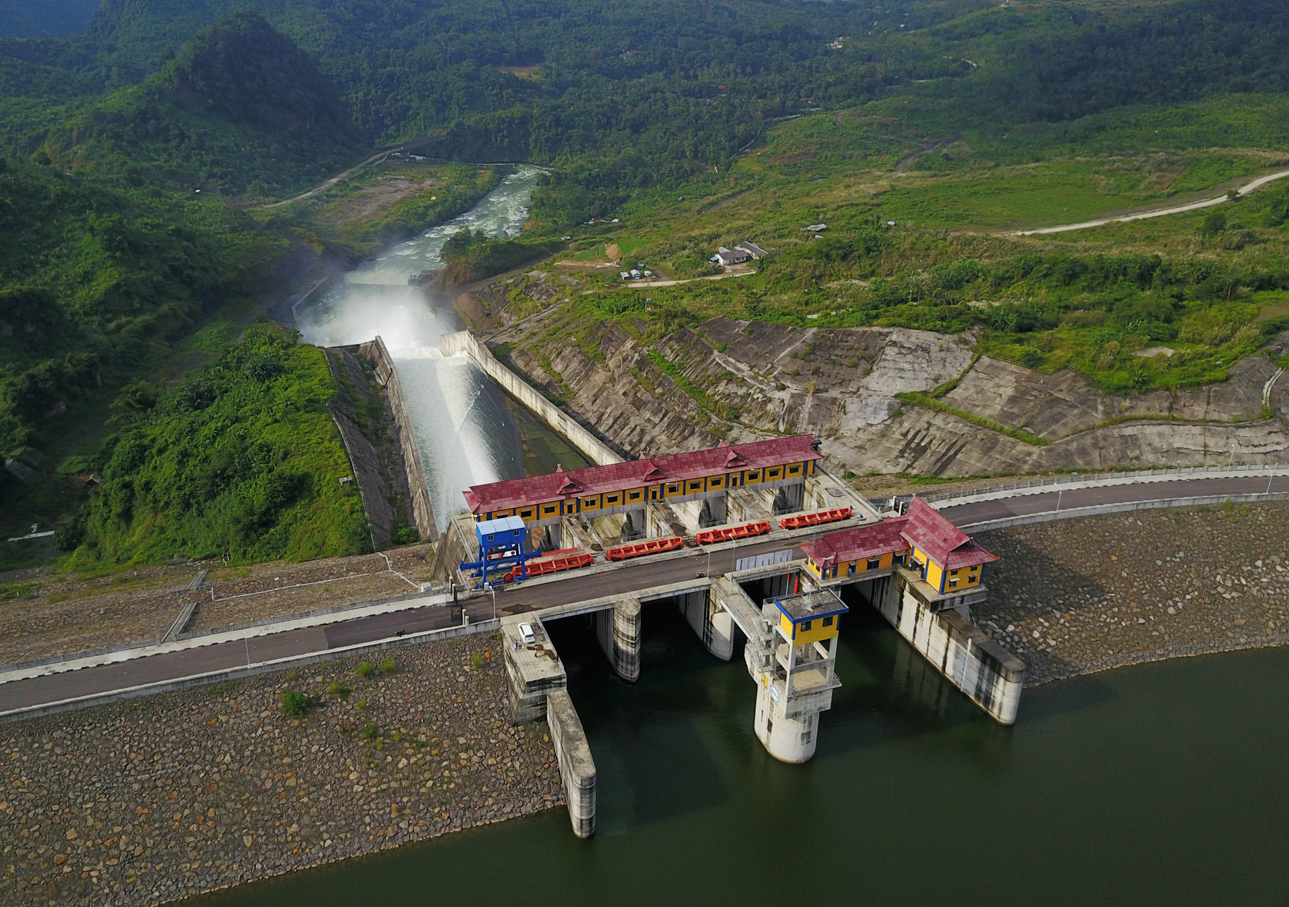 <p>The Jatigede dam in Indonesia’s West Java province was completed in 2017, and its associated hydroelectric power plant began commercial operations in 2024. To date, Chinese involvement in Indonesia’s renewable energy sector has largely focused on a few large-scale hydropower projects (Image: Xinhua / Alamy)</p>