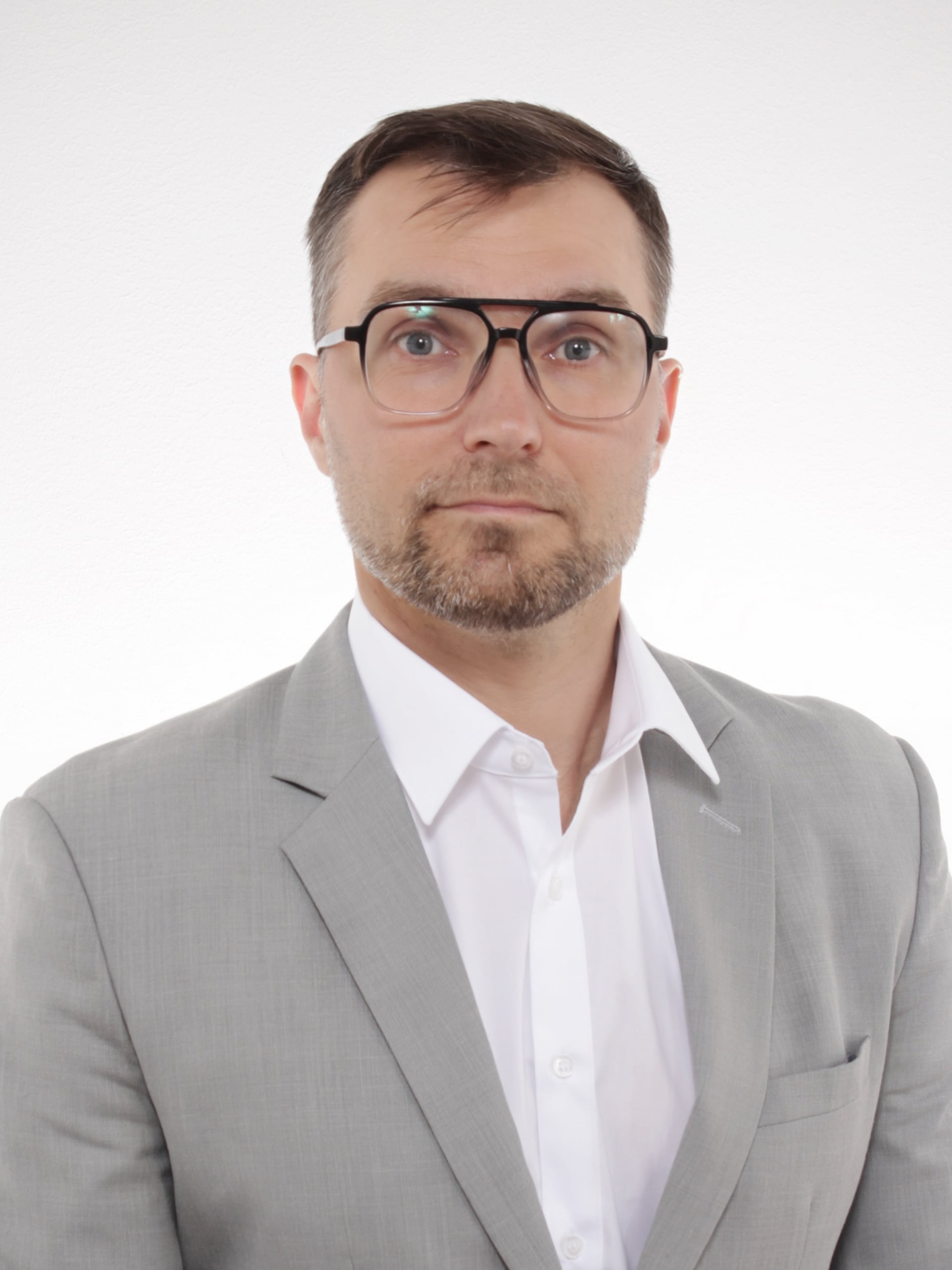 Lauri Myllyvirta headshot