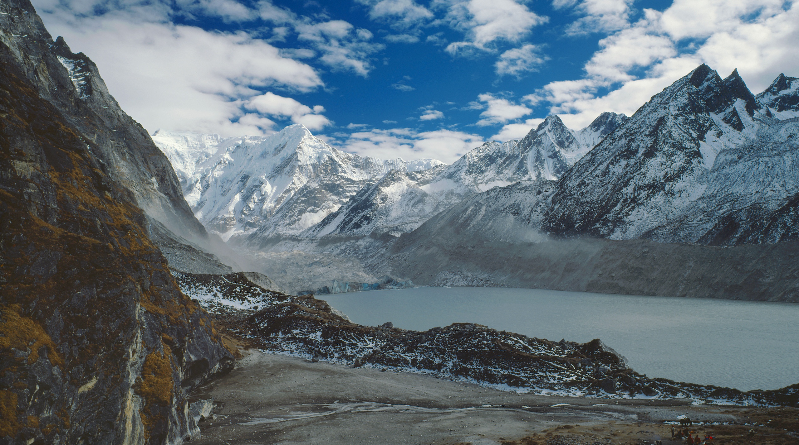 <p>Tsho Rolpa in Nepal, one of the country’s largest and most closely monitored glacial lakes. In contrast, a much smaller and lesser-known supraglacial lake at Purepu Glacier caused the Nepal-China floods in August 2025 (Image: David Paterson / Picade LLC / Alamy)</p>