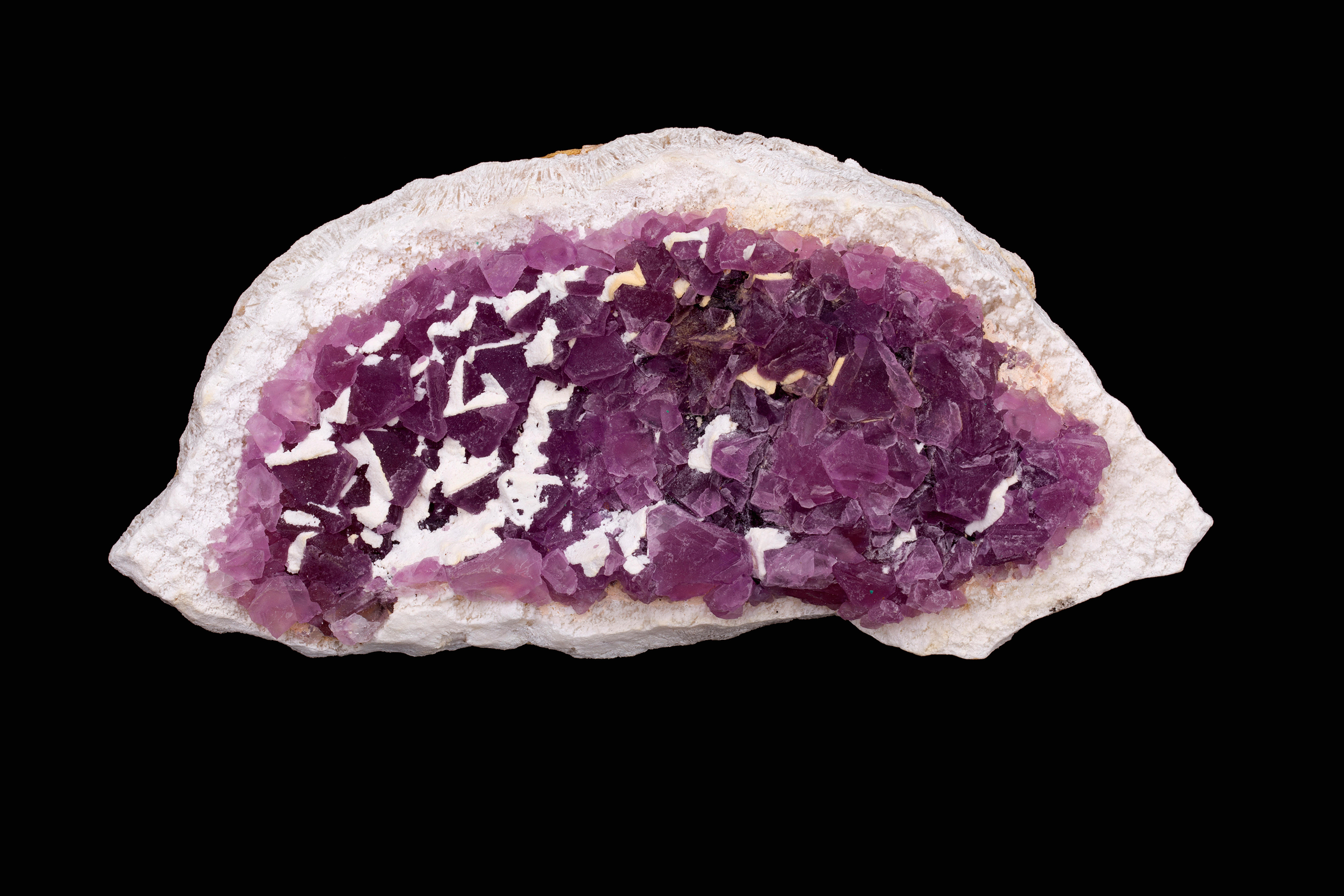 Pedra violeta semitransparente